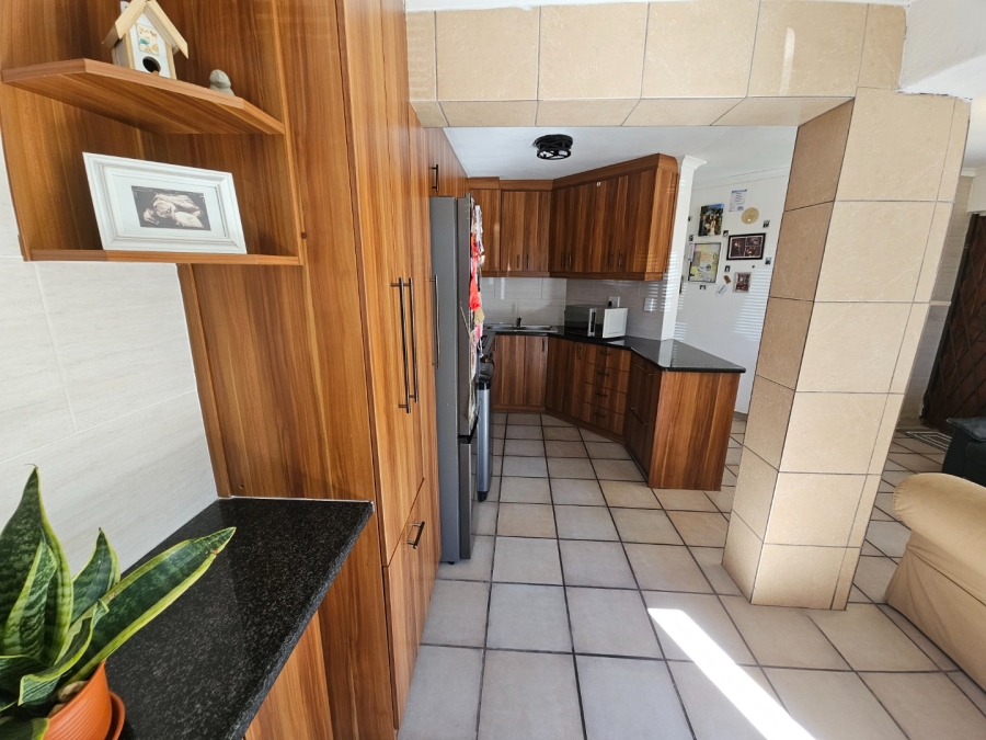 2 Bedroom Property for Sale in Windsor Park Estate Western Cape